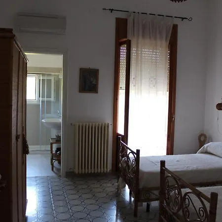 Pedaci Alojamento de Acomodação e Pequeno-almoço Santa Maria di Leuca