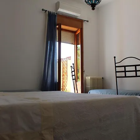 Alojamento de Acomodação e Pequeno-almoço Pedaci Santa Maria di Leuca