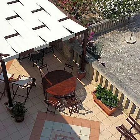 Oda ve Kahvaltı Pedaci 4*
